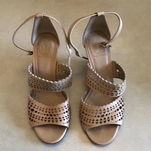 Tory Burch wedge sandals sz 5.5